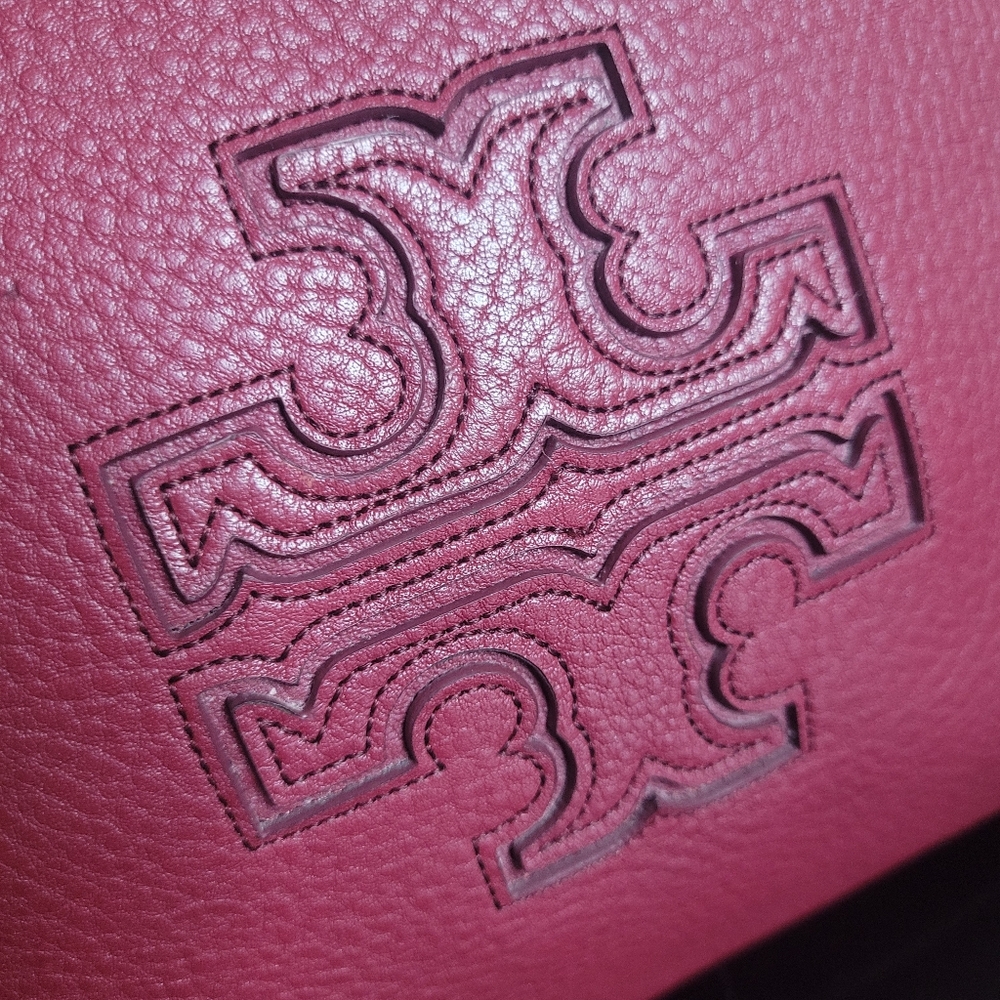 TORY BURCH Harper Bombe T Zip Hobo - Picture 4 of 16